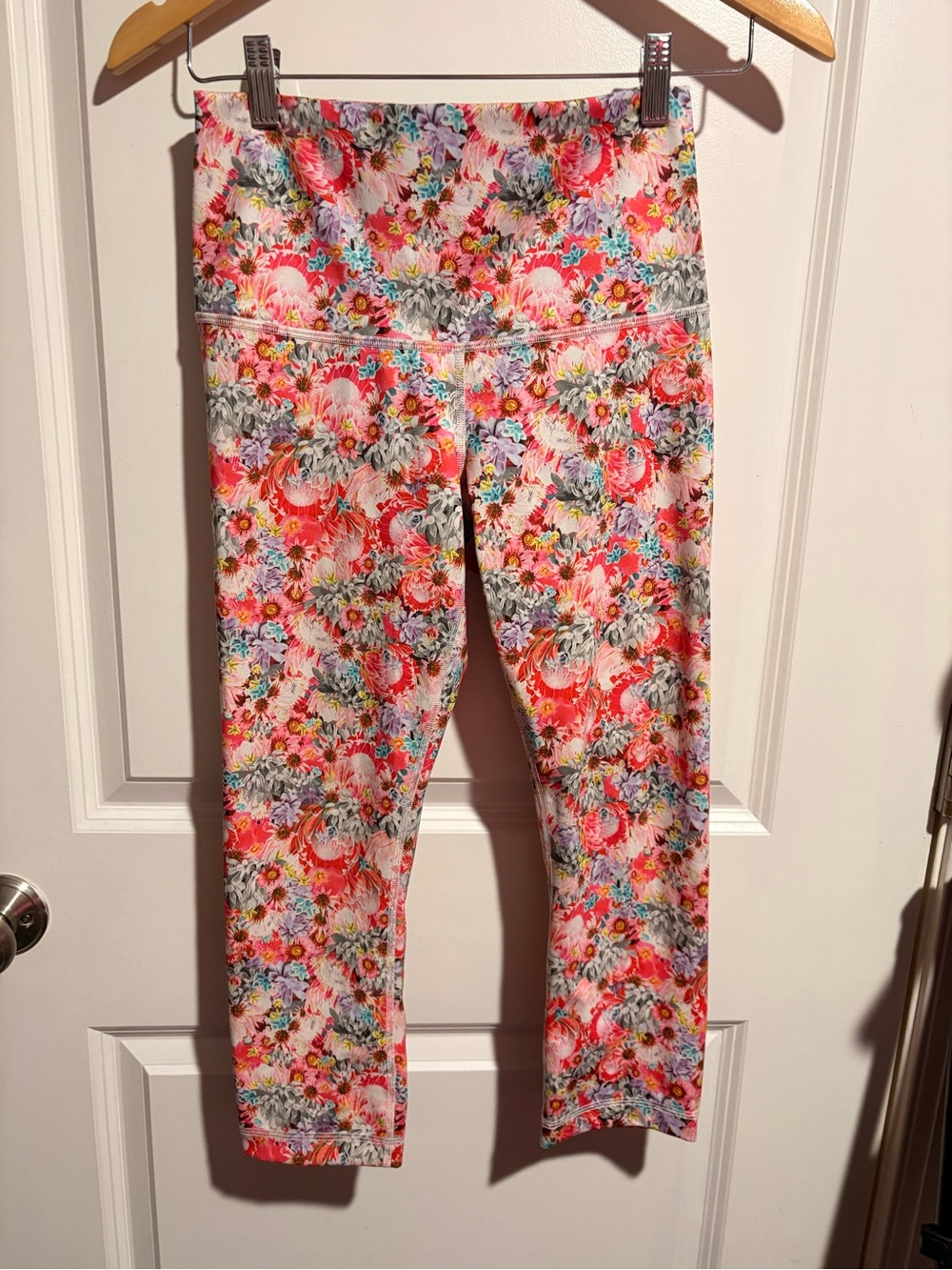 lululemon athletica Floral Cropped fold overs Leggings - Pink Multi